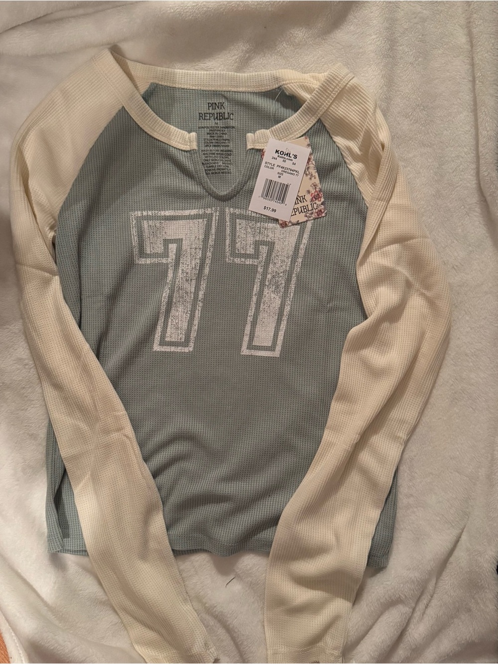Women’s Juniors Pink Republic Sage Green & Cream Waffle Raglan Long Sleeve Top